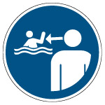 Obligé de garder les enfants sous surveillance dans le milieu aquatique